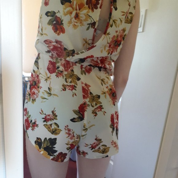 Floral Romper - Picture 4 of 4